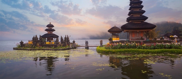 памятники Индонезии
