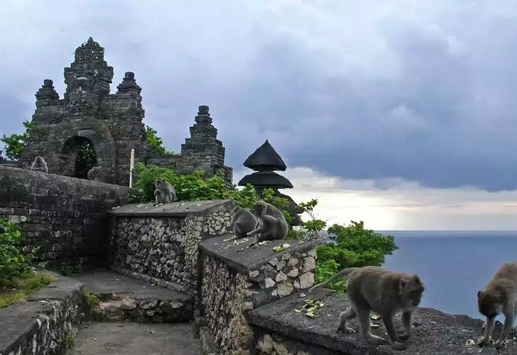 Паломничество в Индонезию: храм Лухур Улувату 