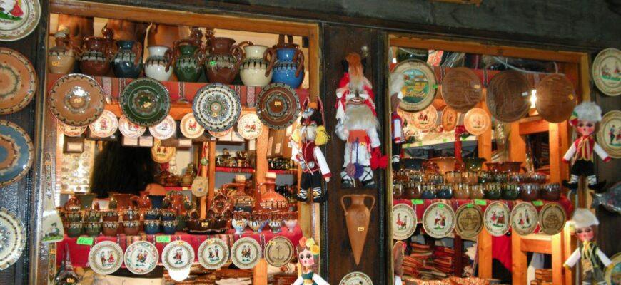 Фото сувенирной лавки в Болгарии