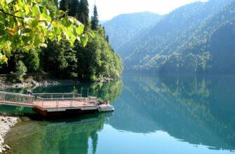 Фото озера в Абхазии