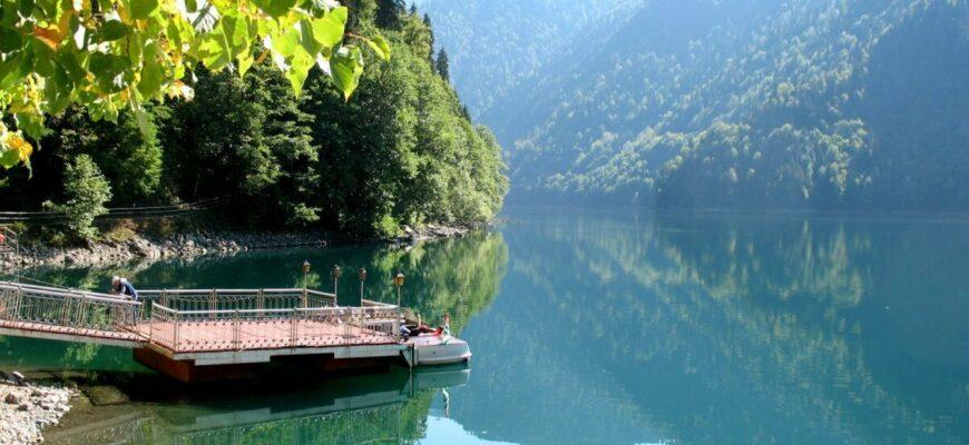 Фото озера в Абхазии