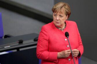 Меркель заступилась за демократию