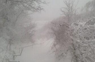 Выпало много снега и бушует вьюга в окрестностях Анталии